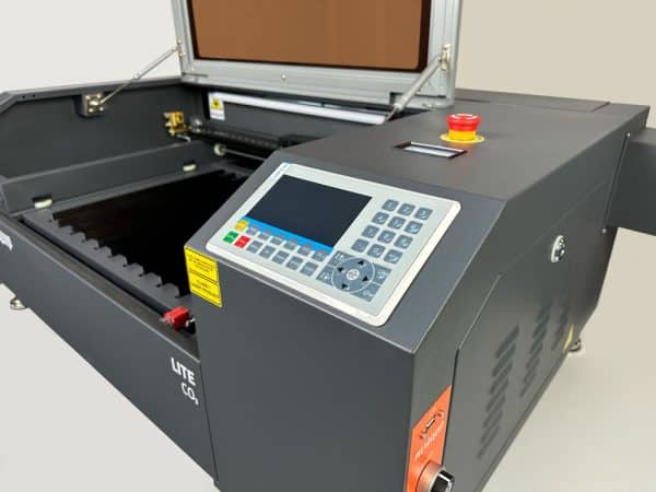 Macchina laser CO2 Lite - primo piano