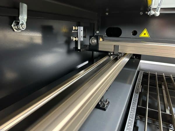 Produzione di macchine laser CO2 - guide