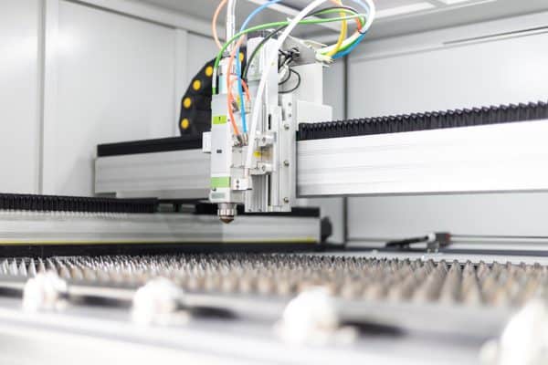 Taglierina laser per metallo con testa laser MetaQuip FC1390