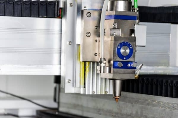 METAQUIP Macchina da taglio laterale con laser fibra