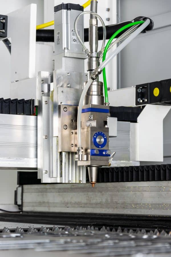 METAQUIP Macchina da taglio laser fibra - dettaglio testa laser