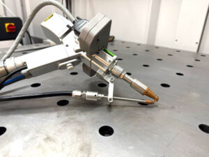 Saldatrice laser portatile per la saldatura laser dei metalli